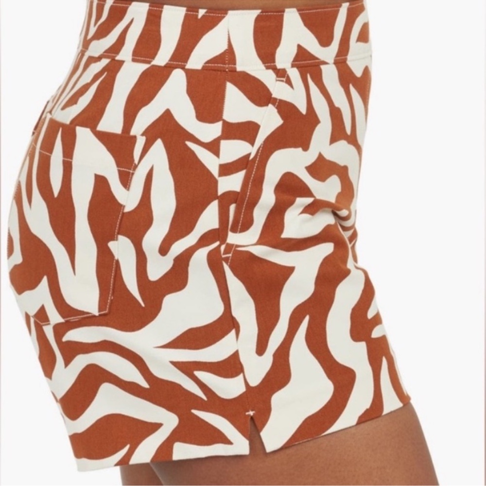 SPANX On-The-Go High Waist Zebra Print Shorts - Brown and White Large NWT - Picture 10 of 12